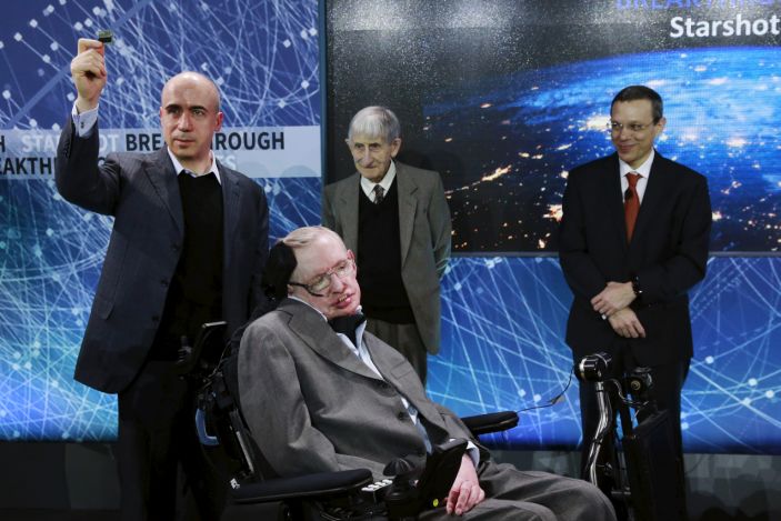 Avi Loeb Stephen Hawking 2016.JPG