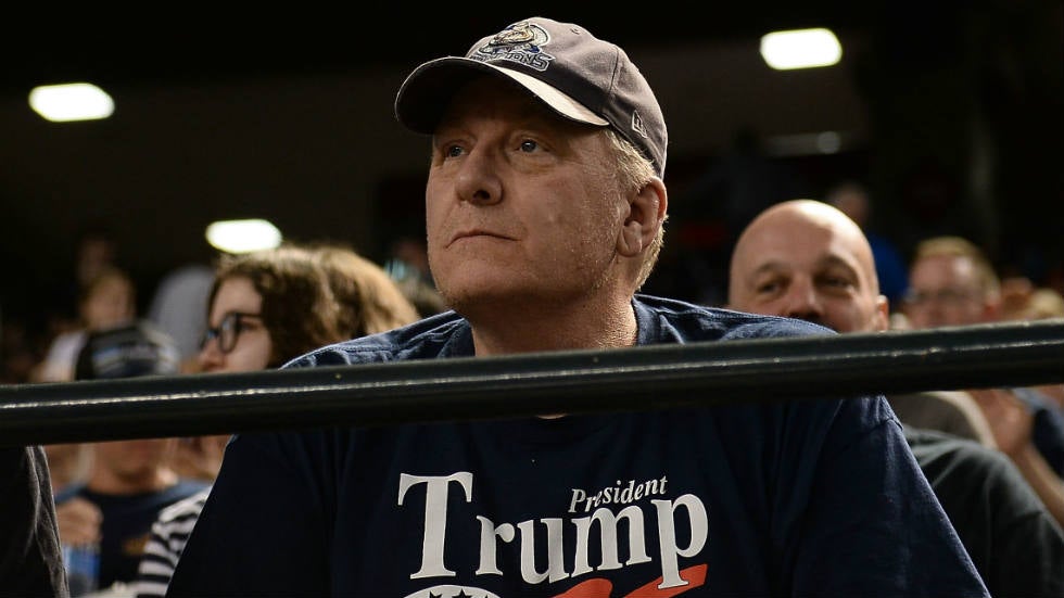 Curt Schilling defends the legacy and knocks out the "Cowards" after he is absent from the Baseball Hall of Fame